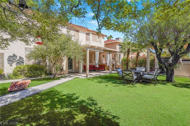 8821 Fall Green Avenue, Las Vegas, NV 89129