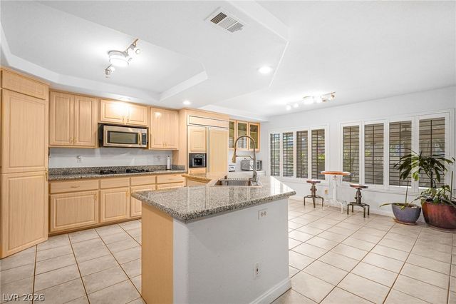 8821 Fall Green Avenue, Las Vegas, NV 89129