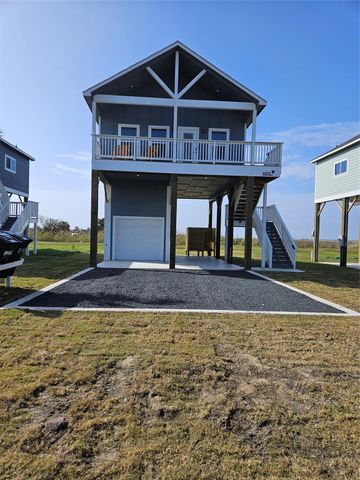 1075 Shady Lane, Gilchrist, TX 77617