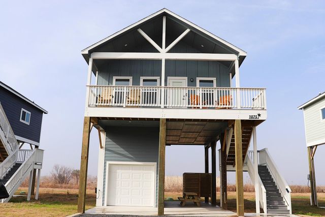 1075 Shady Lane, Gilchrist, TX 77617