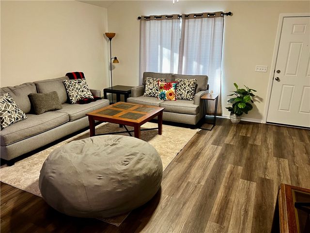 2564 Illinois Alley, Fayetteville, AR 72701