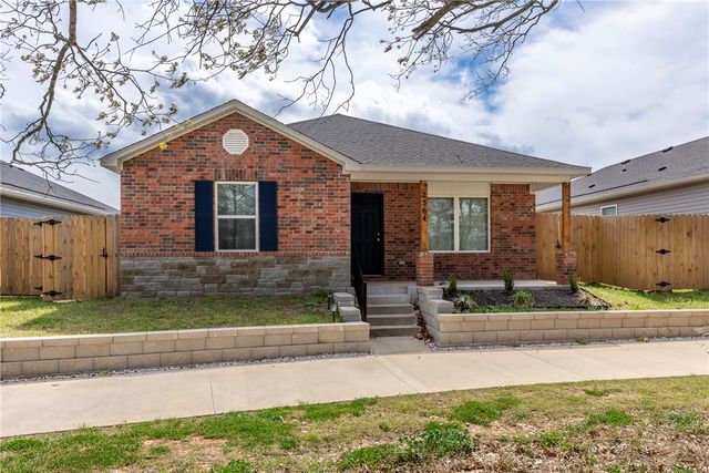 2564 Illinois Alley, Fayetteville, AR 72701