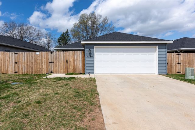 2564 Illinois Alley, Fayetteville, AR 72701