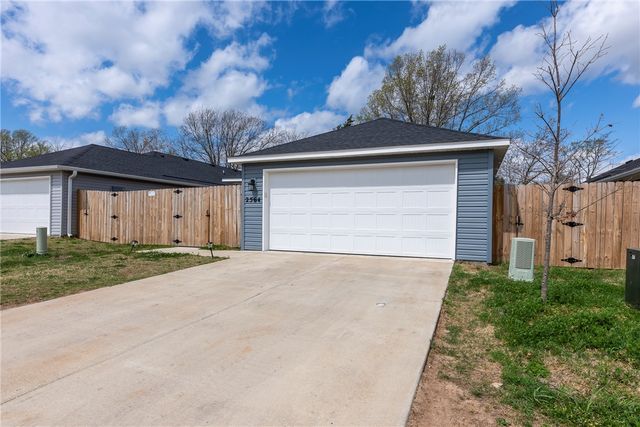 2564 Illinois Alley, Fayetteville, AR 72701