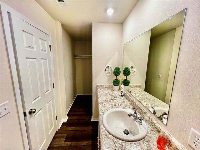 2564 Illinois Alley, Fayetteville, AR 72701