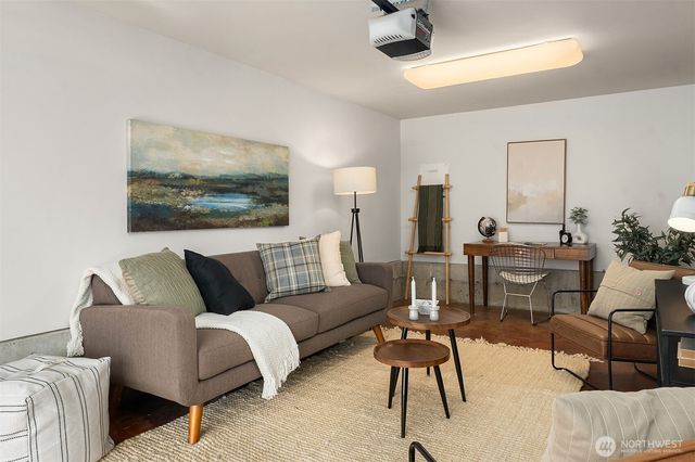 114 N 39th Street, Seattle, WA 98103