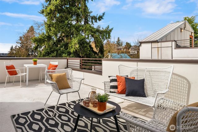 114 N 39th Street, Seattle, WA 98103