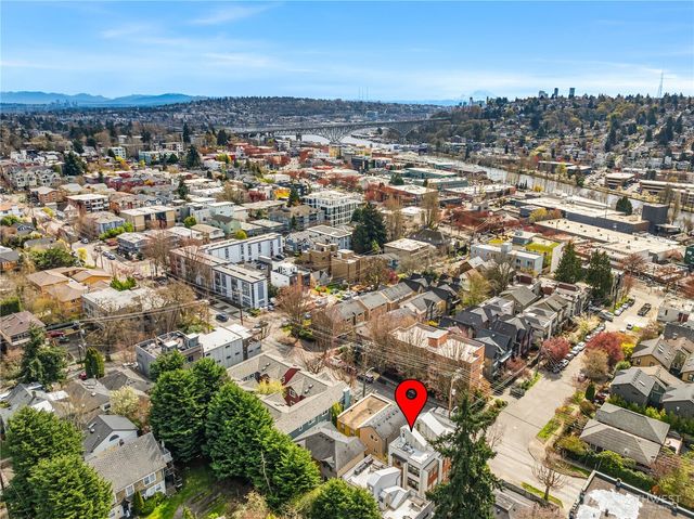 114 N 39th Street, Seattle, WA 98103