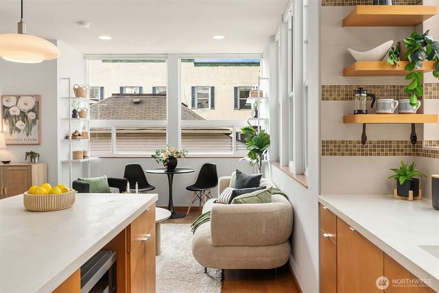 114 N 39th Street, Seattle, WA 98103