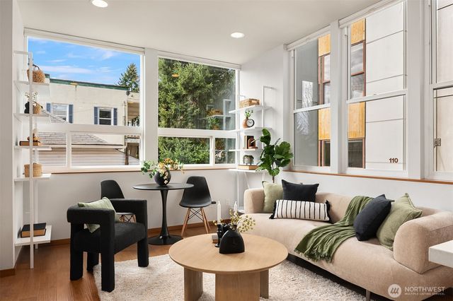 114 N 39th Street, Seattle, WA 98103