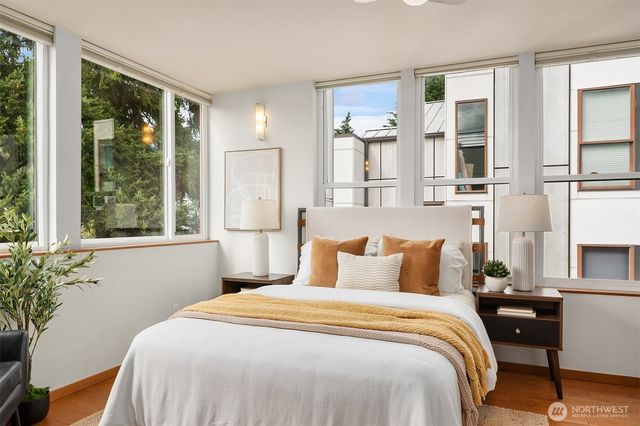 114 N 39th Street, Seattle, WA 98103