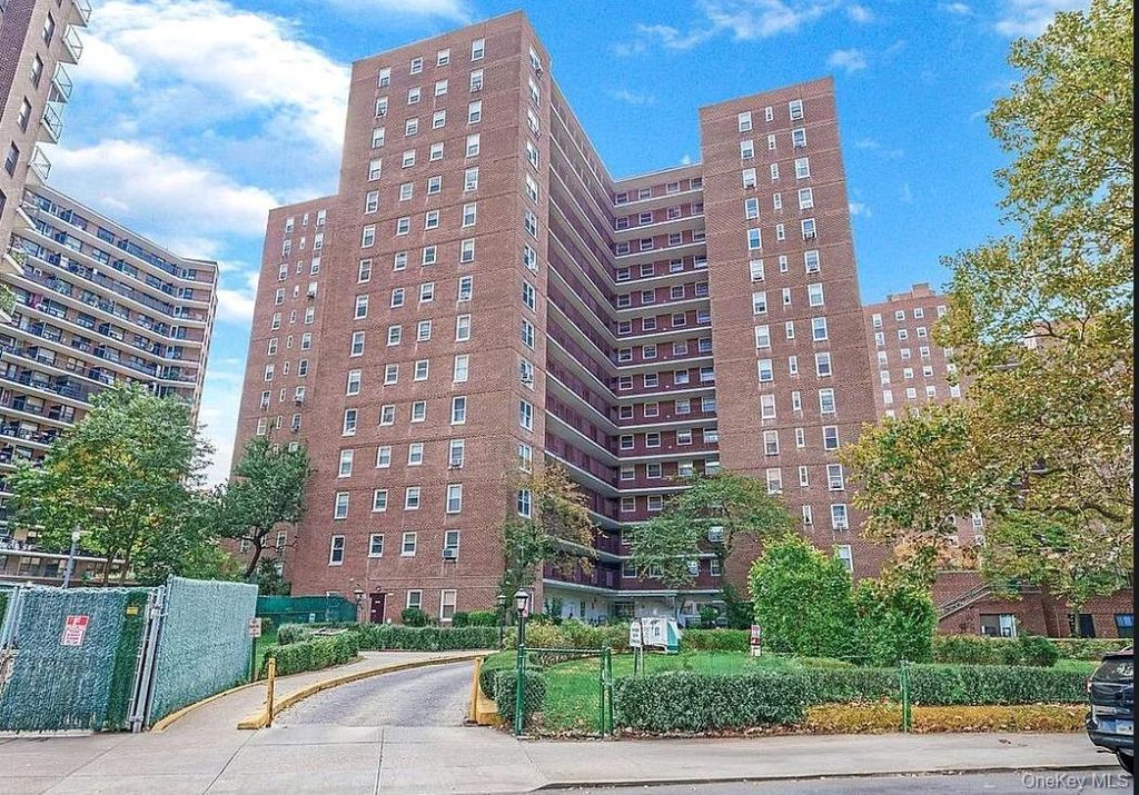 98-20 62nd Drive 14N, Rego Park, NY 11374