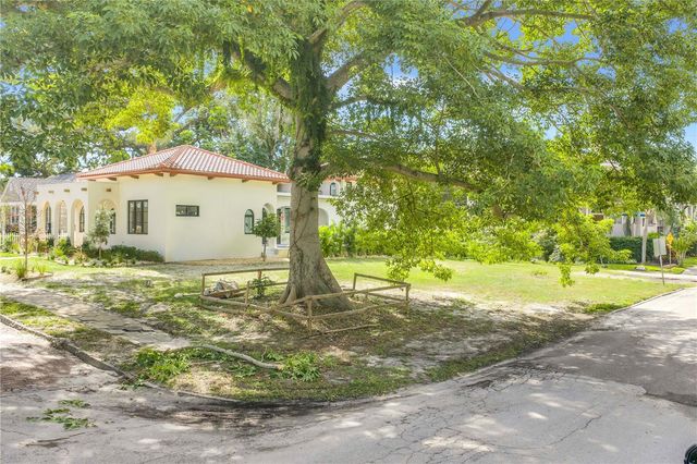 1949 5TH STREET N, St Petersburg, FL 33704
