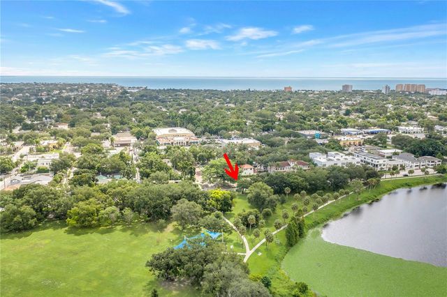 1949 5TH STREET N, St Petersburg, FL 33704