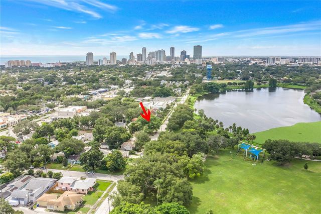 1949 5TH STREET N, St Petersburg, FL 33704