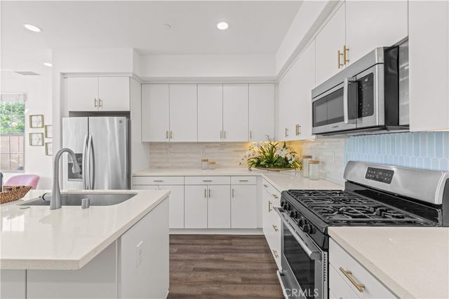 56 Bay Layrel, Irvine, CA 92618