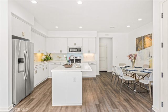 56 Bay Layrel, Irvine, CA 92618