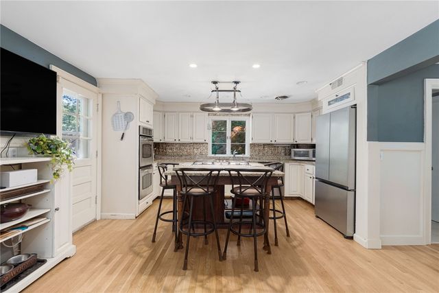 1 Gladridge Drive, East Greenwich, RI 02818