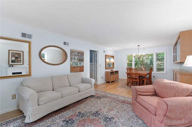 1 Gladridge Drive, East Greenwich, RI 02818