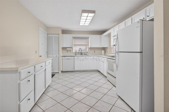 9077 SW 91ST CIRCLE, Ocala, FL 34481