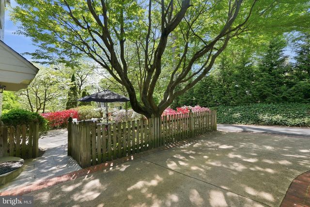 8504 LYNWOOD PL, Chevy Chase, MD 20815