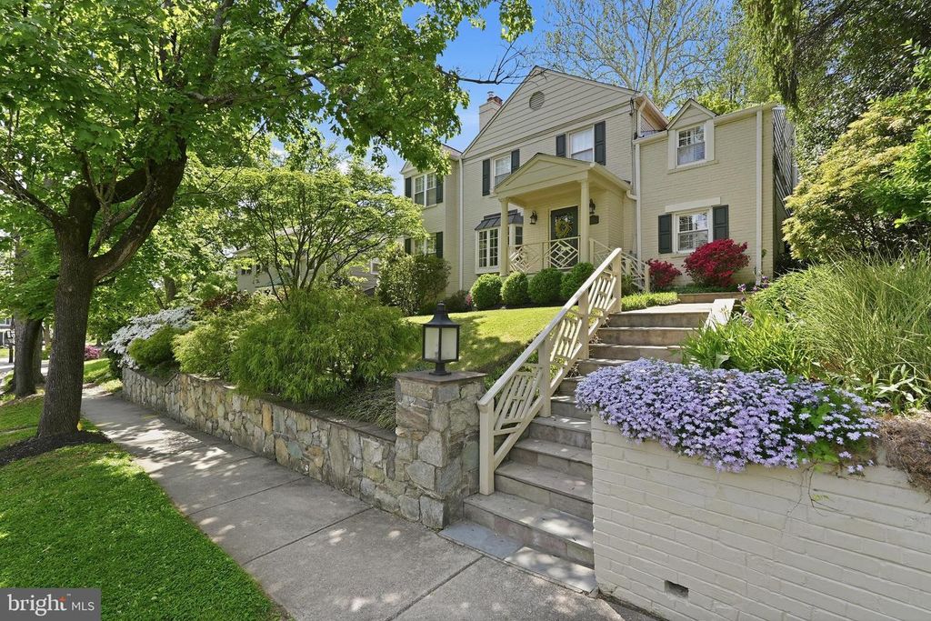 Image 1 of property listing at 8504 LYNWOOD PL, Chevy Chase, MD 20815