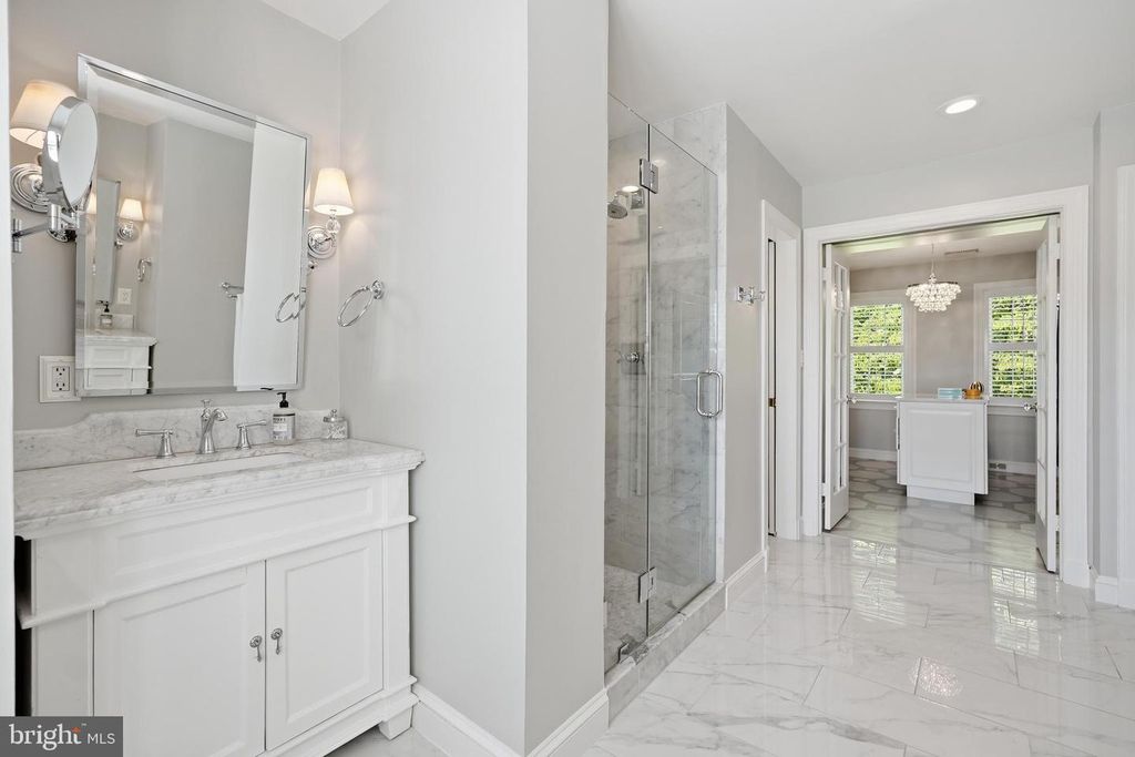 Image 22 of property listing at 8504 LYNWOOD PL, Chevy Chase, MD 20815