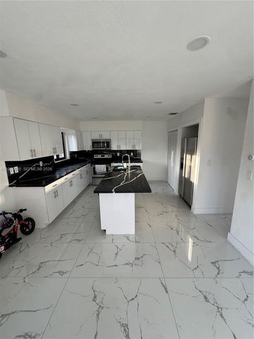 19530 SW 210th St, Miami, FL 33187