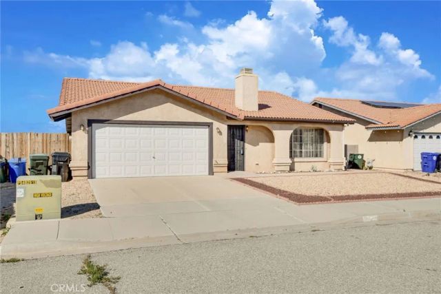 15920 Foxwood, Victorville, CA 92395