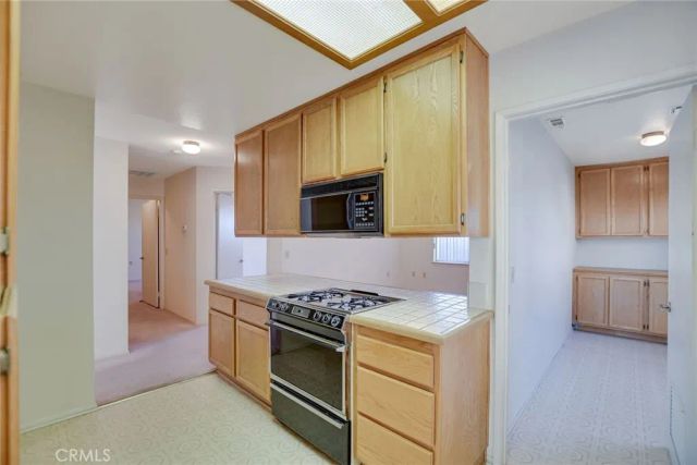 15920 Foxwood, Victorville, CA 92395