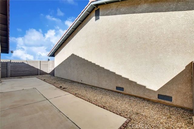 15920 Foxwood, Victorville, CA 92395