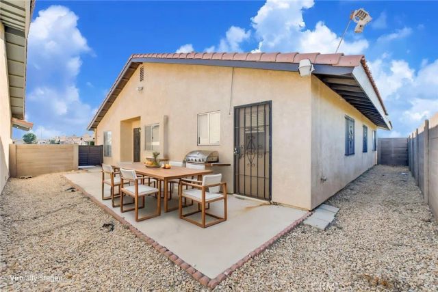 15920 Foxwood, Victorville, CA 92395