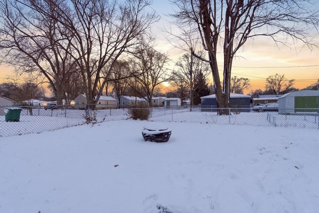 2901 New York Street, Lake Station, IN 46405