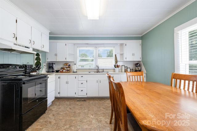 811 Cleveland Avenue, Grover, NC 28073