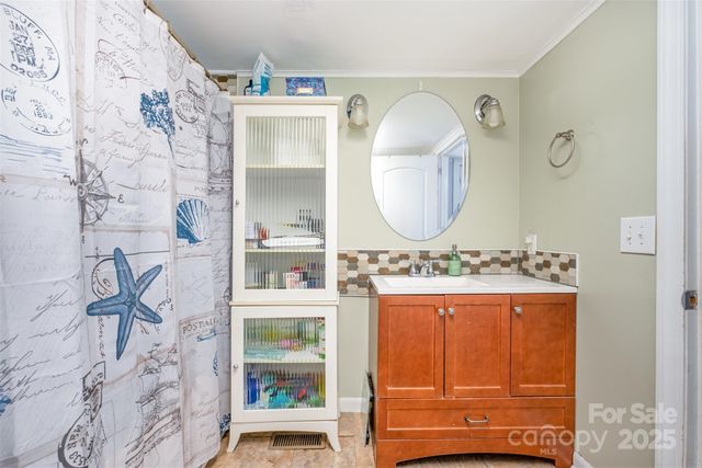 811 Cleveland Avenue, Grover, NC 28073