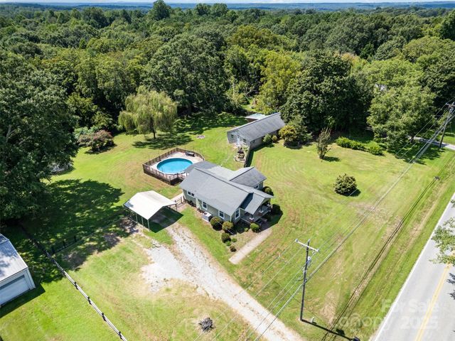 811 Cleveland Avenue, Grover, NC 28073