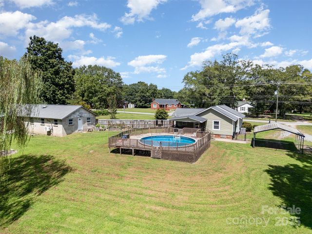 811 Cleveland Avenue, Grover, NC 28073