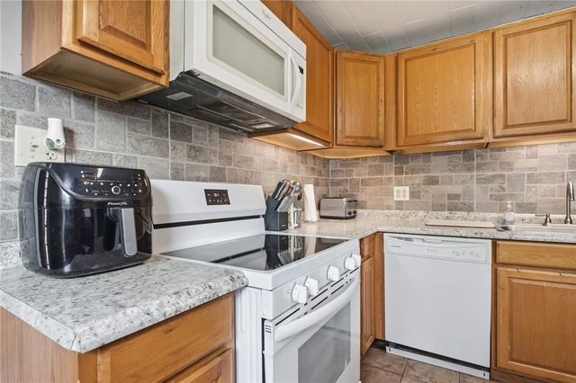 106 Corlington Drive, Springfield, OH 45506