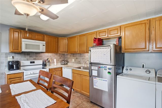 106 Corlington Drive, Springfield, OH 45506
