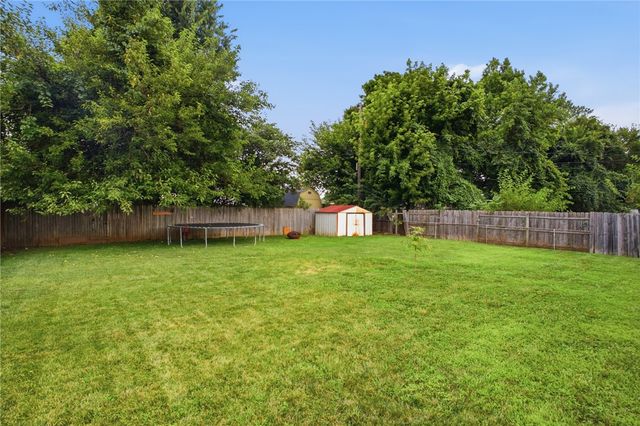 106 Corlington Drive, Springfield, OH 45506