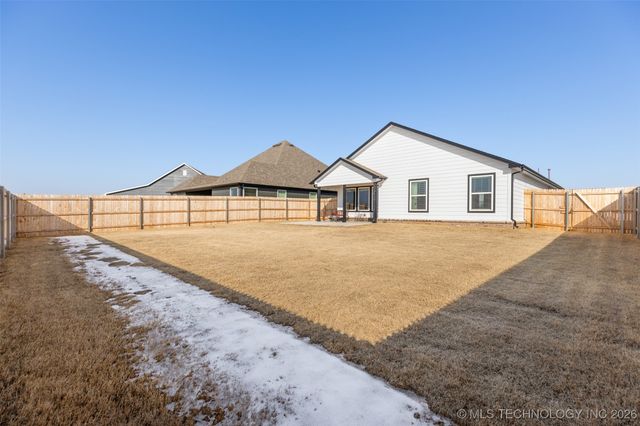 8986 E 163rd Street S, Bixby, OK 74008