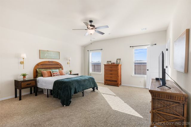 8986 E 163rd Street S, Bixby, OK 74008