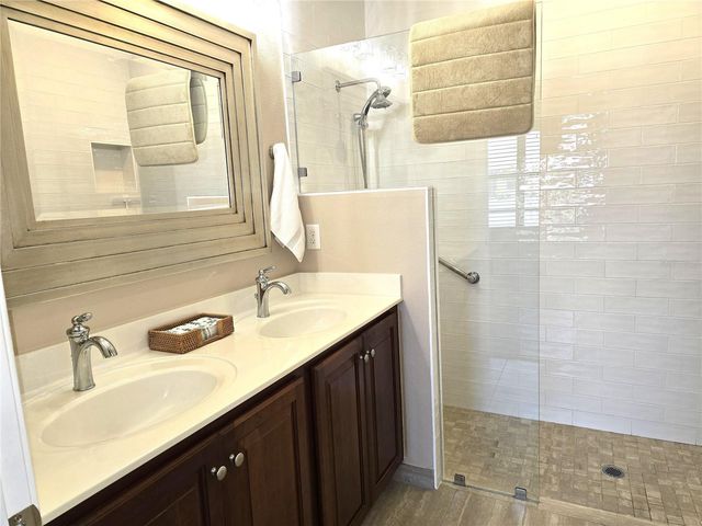 5646 SUNSET FALLS DRIVE, Apollo Beach, FL 33572