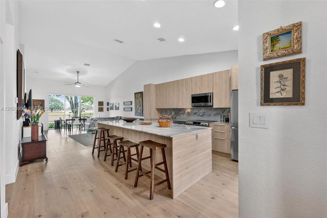 2411 SW Aragon Blvd 2, Sunrise, FL 33322