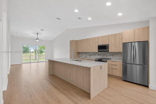 2411 SW Aragon Blvd 2, Sunrise, FL 33322