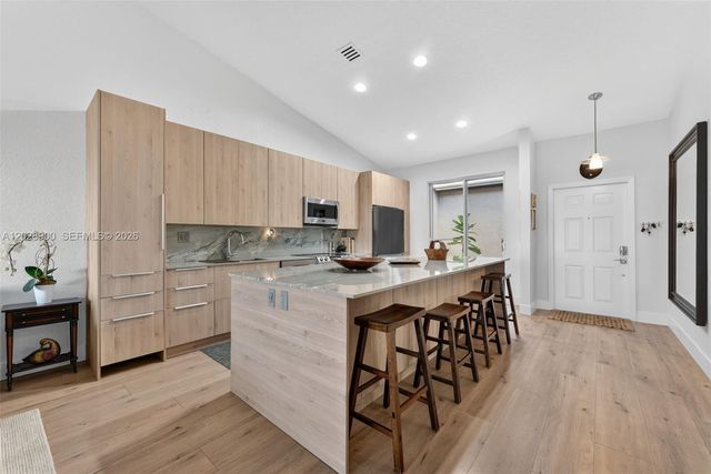 2411 SW Aragon Blvd 2, Sunrise, FL 33322