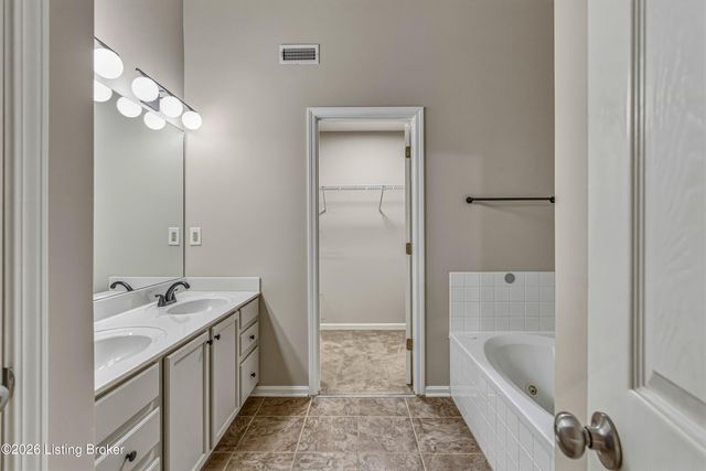 8305 Adams Run Rd, Louisville, KY 40228