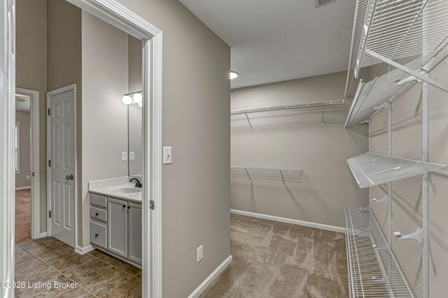 8305 Adams Run Rd, Louisville, KY 40228