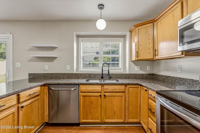 8305 Adams Run Rd, Louisville, KY 40228