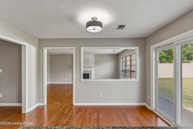 8305 Adams Run Rd, Louisville, KY 40228